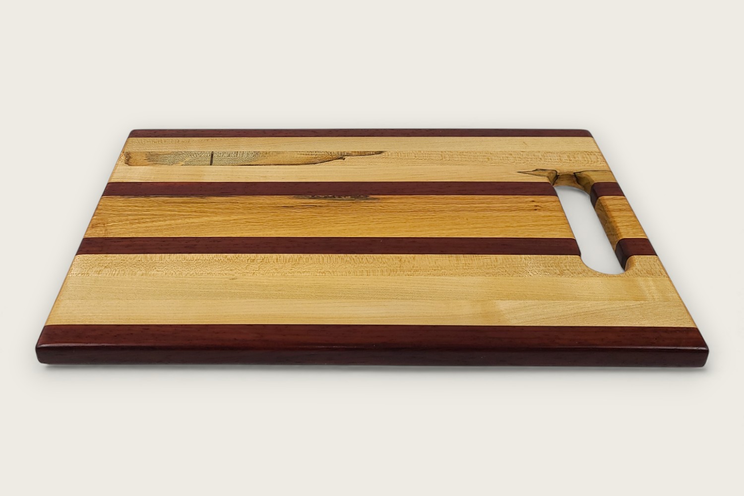 Old Line "Maryland" Crabbing Board (#245), maple edge-grain cutting board with horizontal pattern and bone handle.